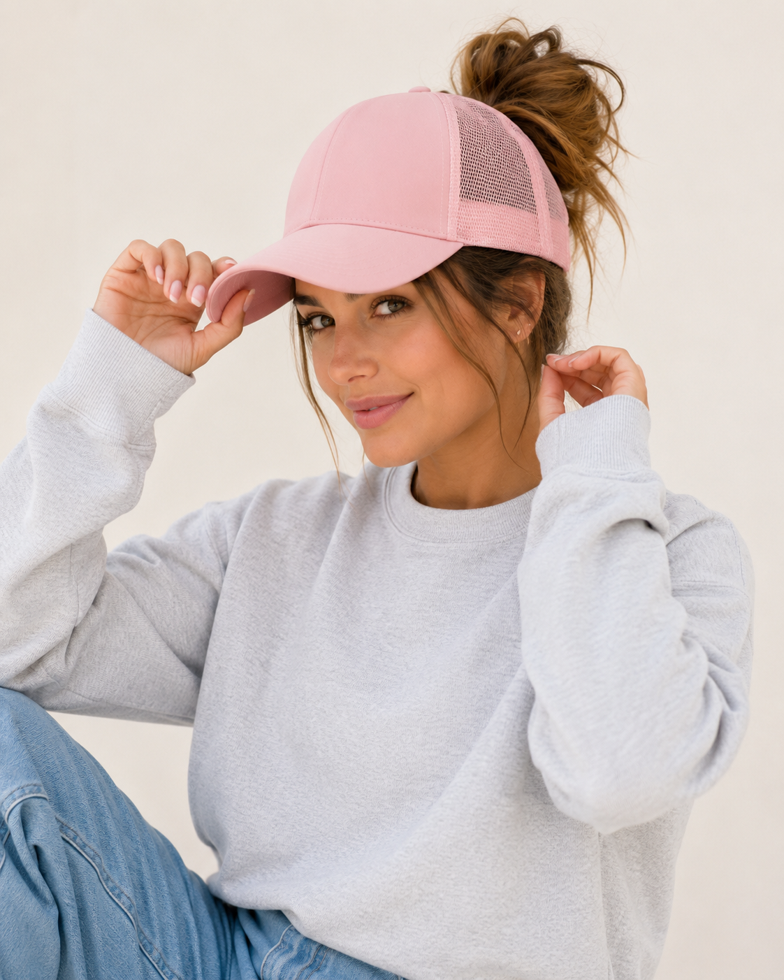 Gorra para moño Auren Halo en Rosa Cuarzo con apertura para messy bun