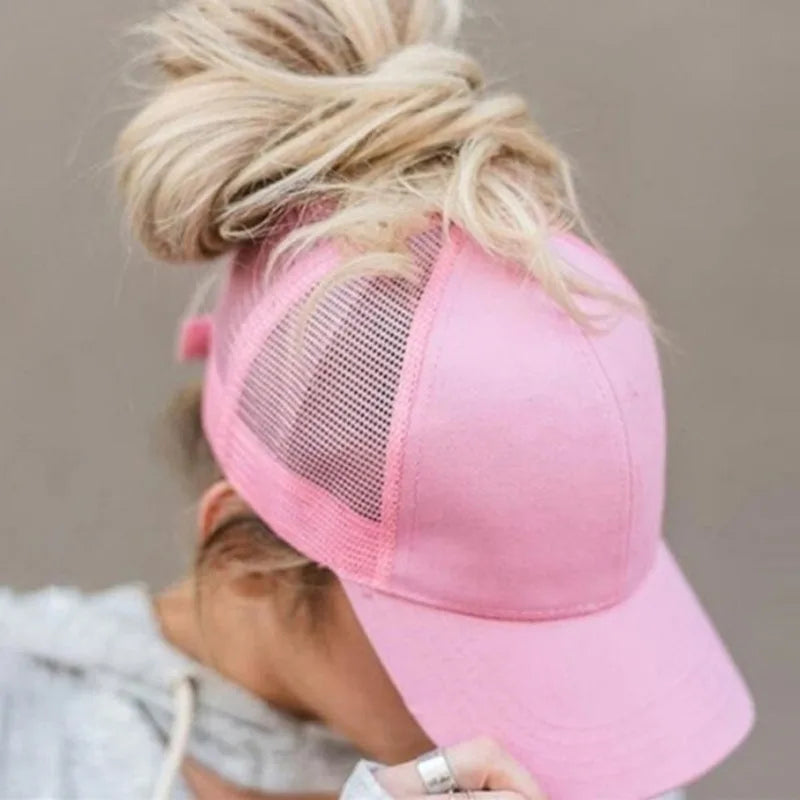 Gorra casual Auren Halo - modelo en el gimnasio